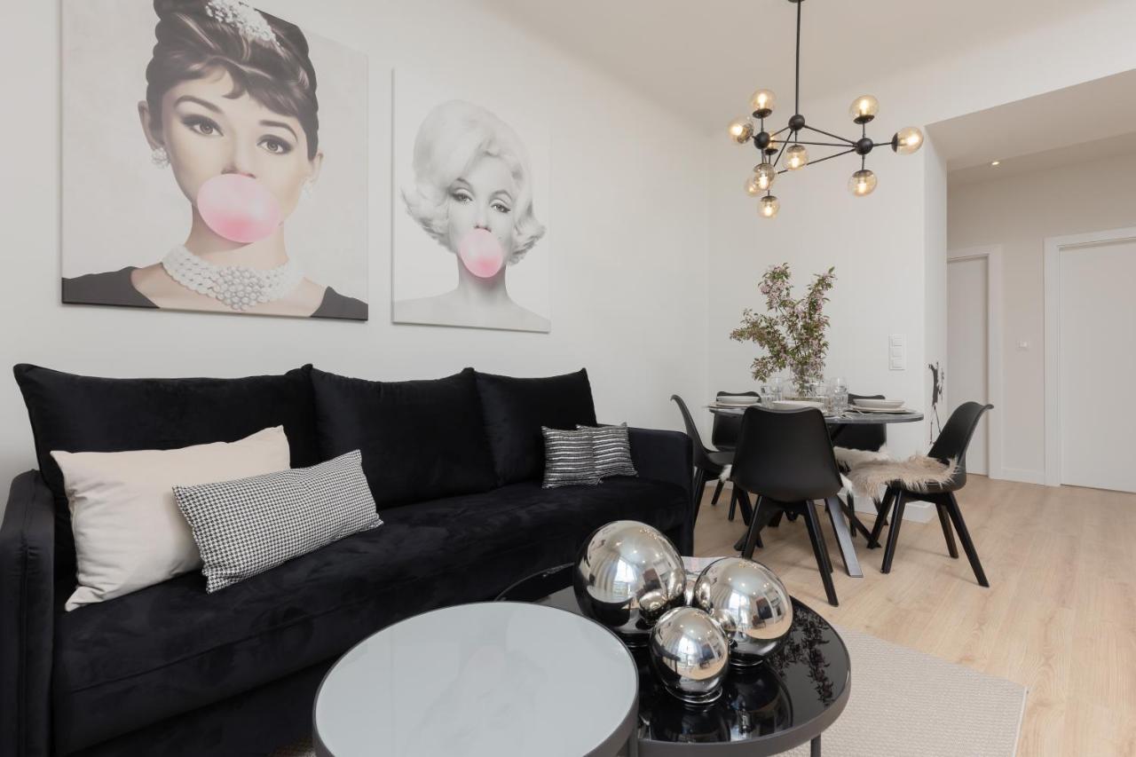 Fashionable City Center Apartment By Noclegi Renters Warschau Exterior foto